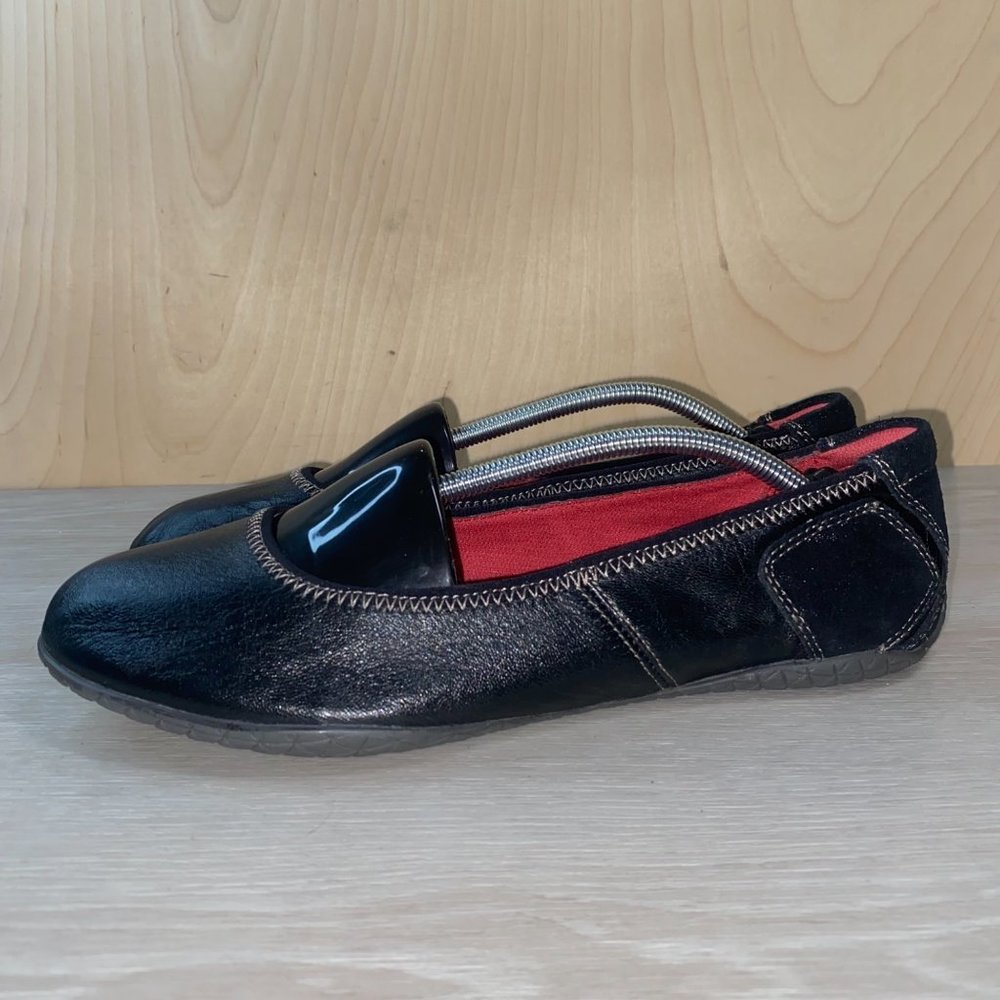 The Body Shoe Hush Puppies Black Ballet Flats 9.5